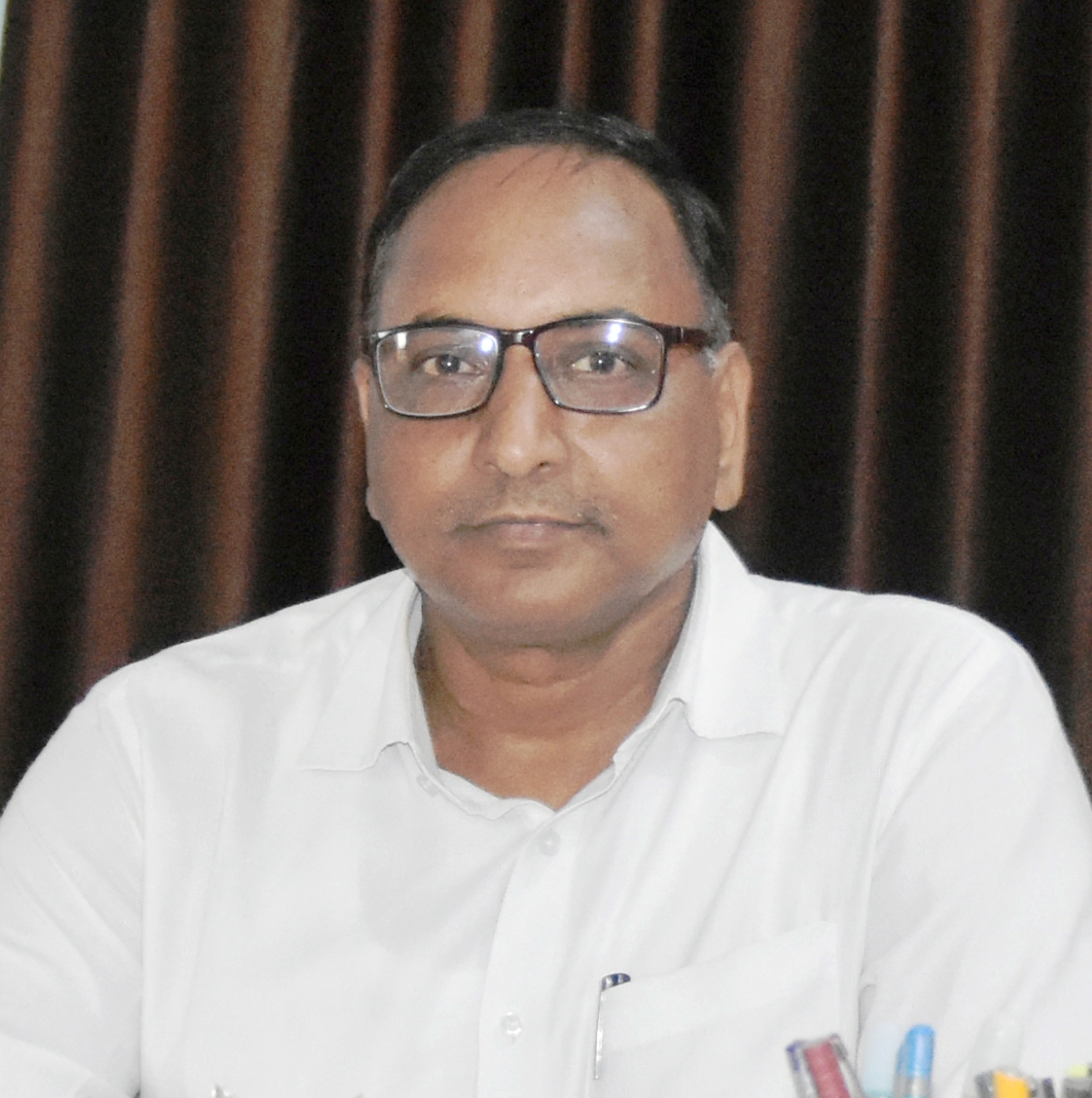 Dr. RAKESH PANDEY